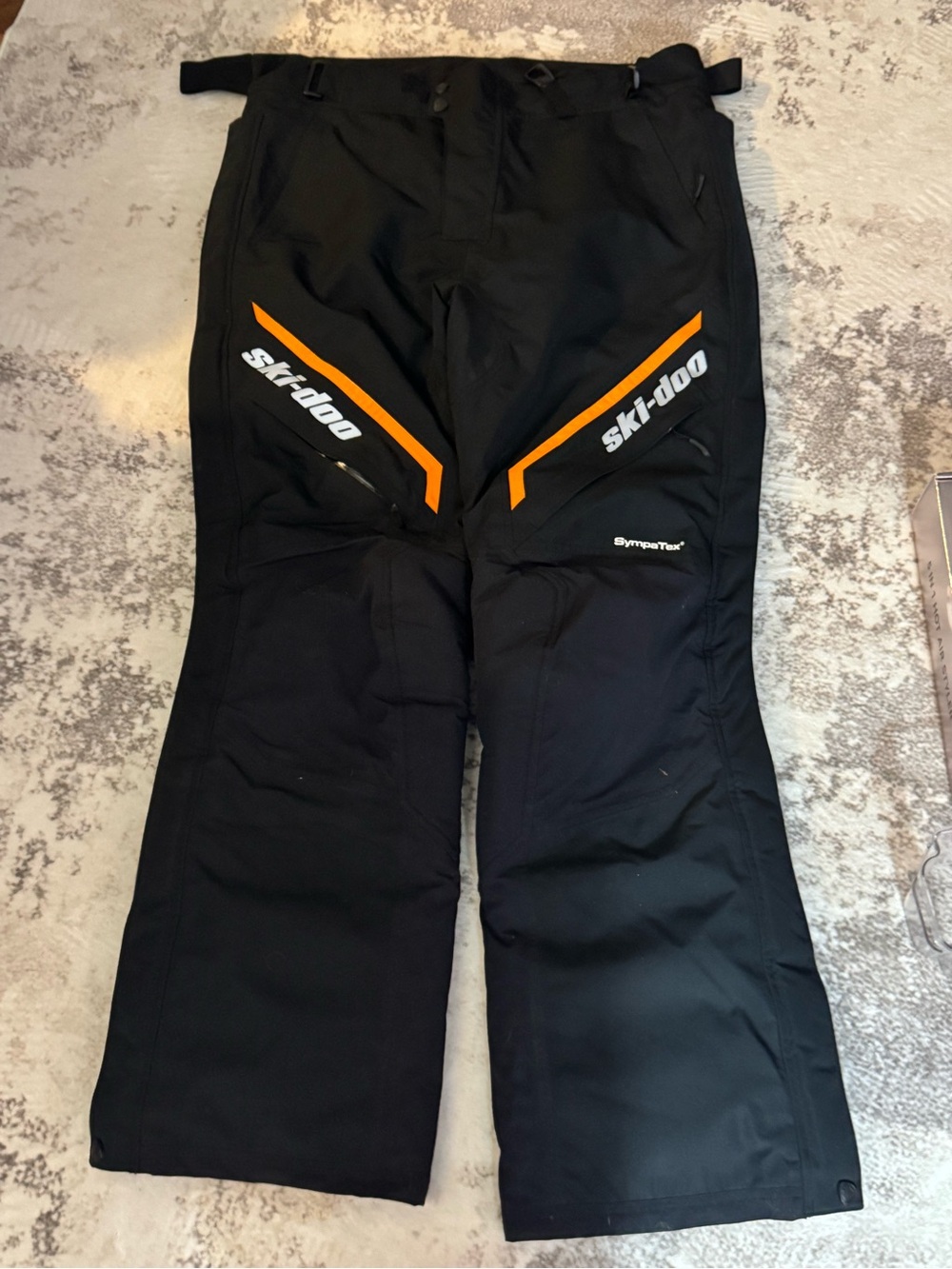 Men’s size large Ski Doo snow pants